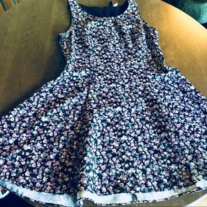 H&M | Fit & Flare Polyester Floral Twirly Dress